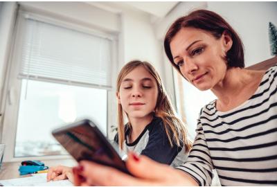 How to Implement Healthy Boundaries on Social Media (and Why Limits Are Essential to Maintaining Your Scout’s Emotional Well-Being)