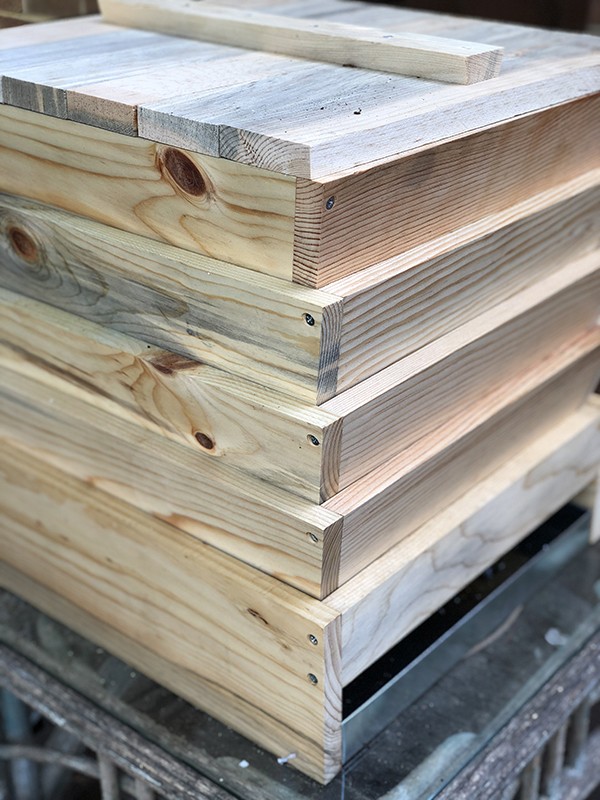 Worm composting wooden bin